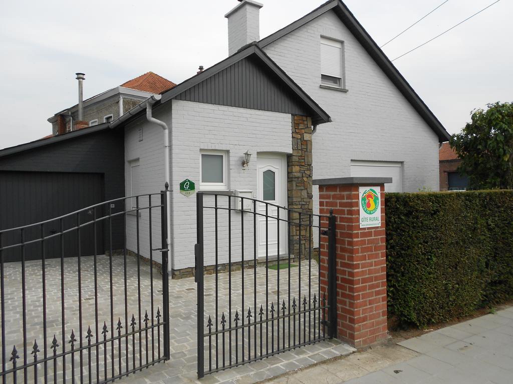 Gite De La Rhosnes Amougies Exterior foto